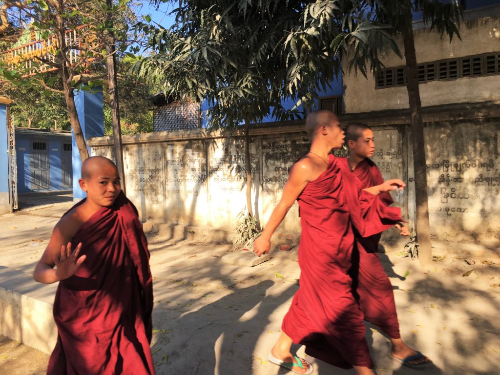 monaci birmania