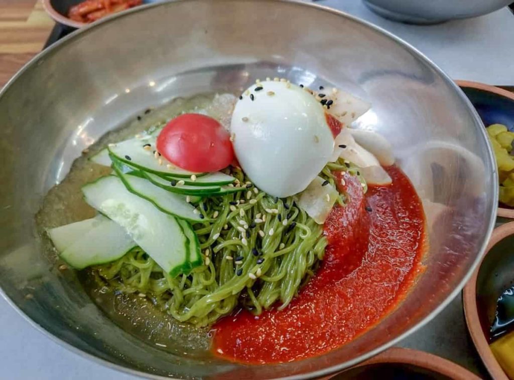 cibo coreano naengmyeon cold noodles